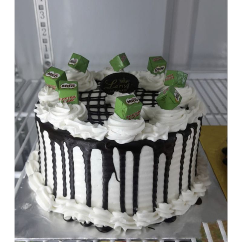 

Larissa Bakery black forest zebra milo - birthday cake - kue ulang tahun