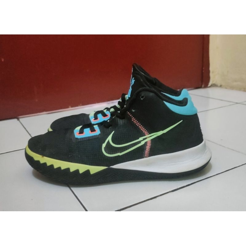 Preloved Kyrie Flytrap IV