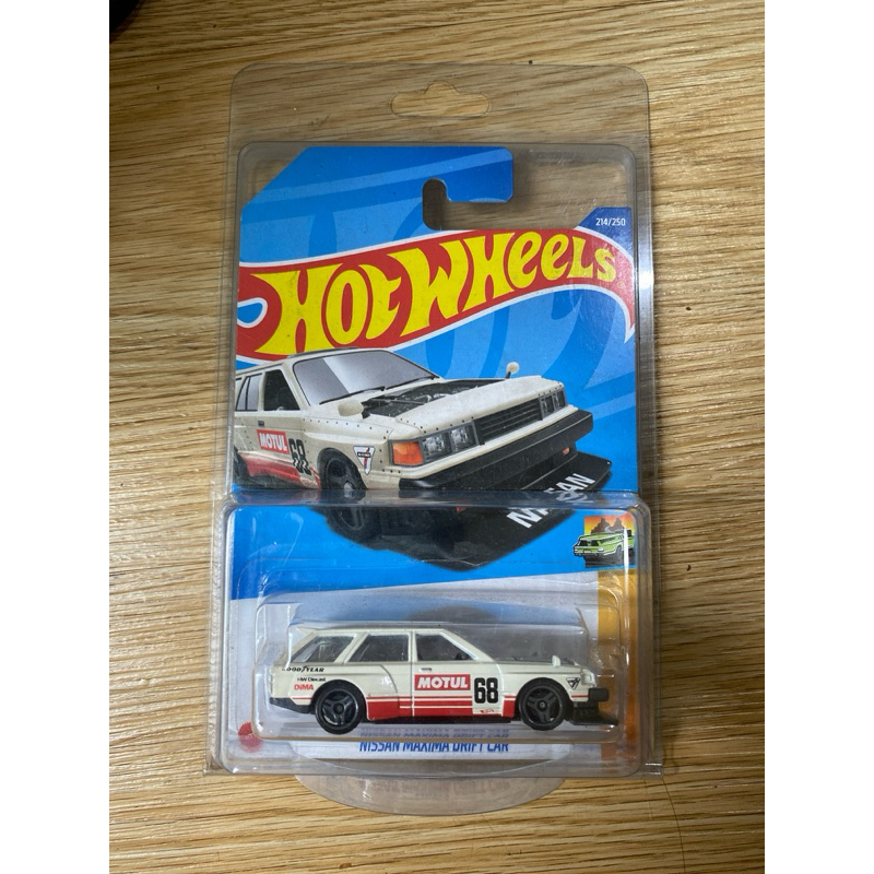 hotwheels nissan maxima