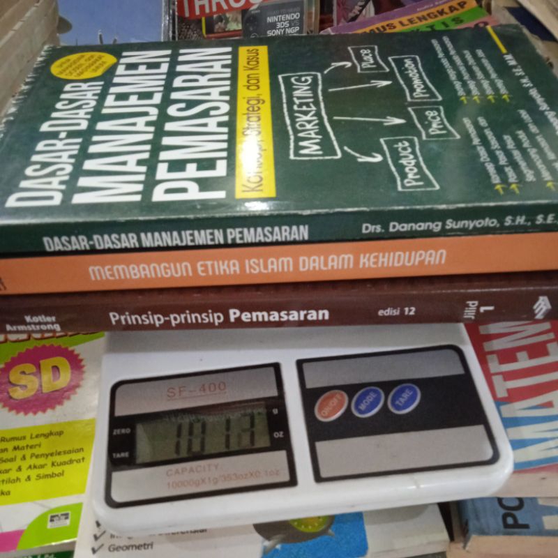 Buku mahasisa bekas 1 kilo 3 buku Rp 25.000