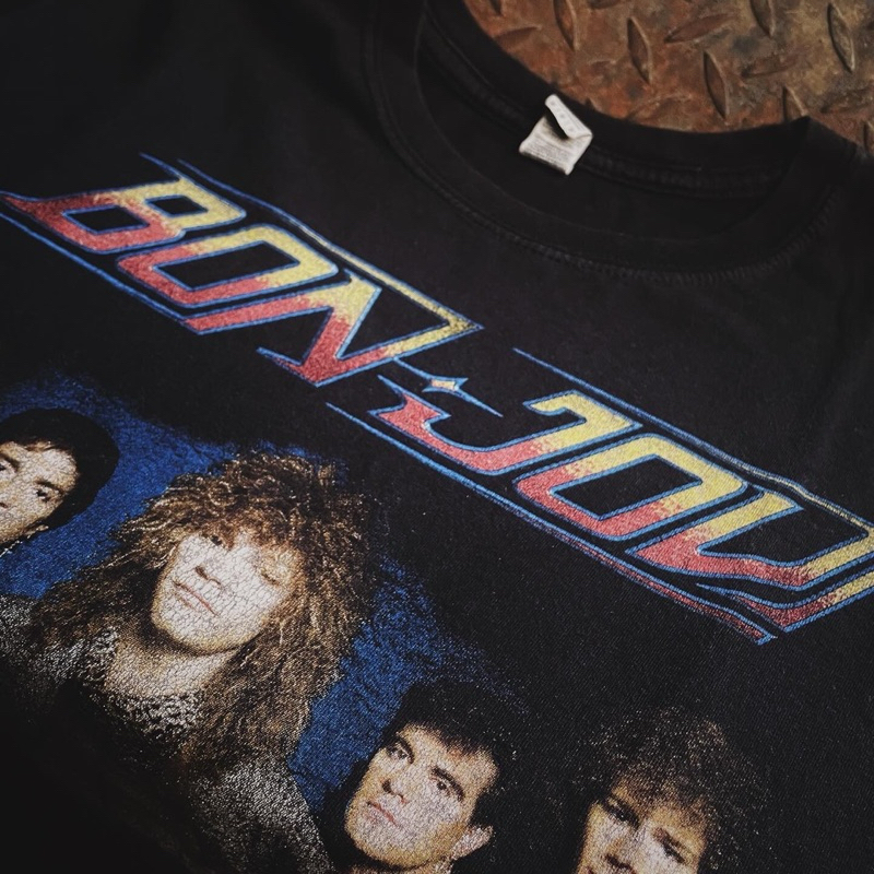 Baju kaos Official Bon Jovi Tour 1984 [Back Hit]