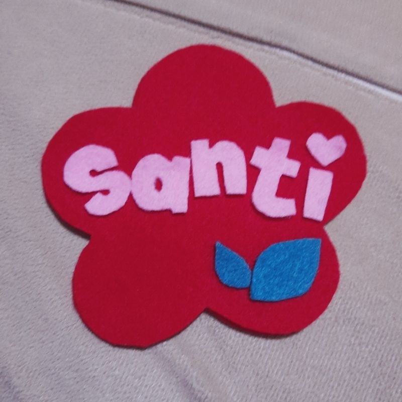 

Name Tag Bunga Lucu pin