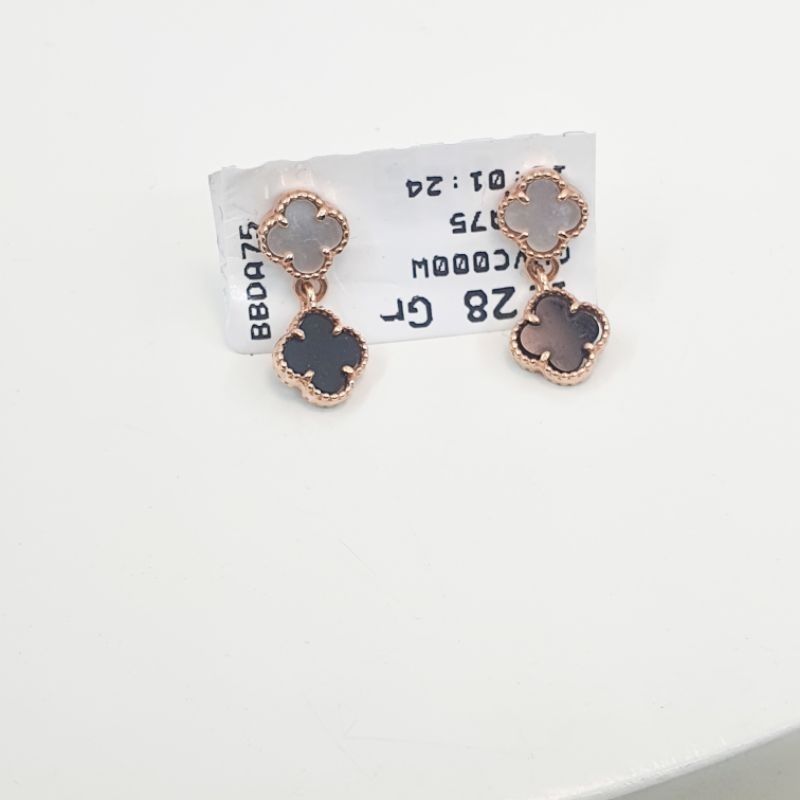 giwang clover putih hitam  17k