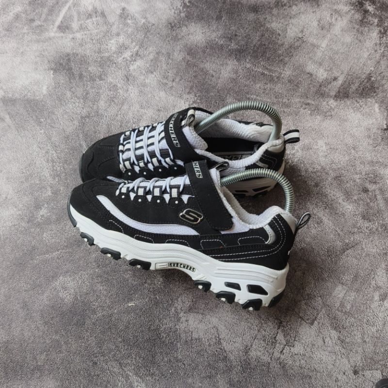 SEPATU PRIA WANITA SKECHERS SEMI OUTDOOR DEELIGHT ORIGINAL