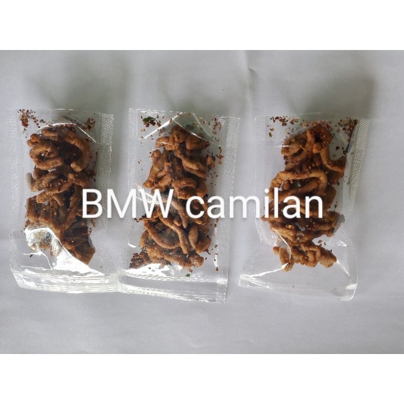 

kripik usus pedas daun jeruk
