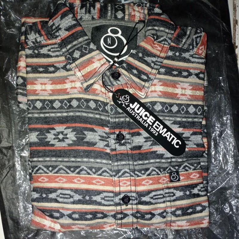 Kemeja lengan panjang JUICE Ematic