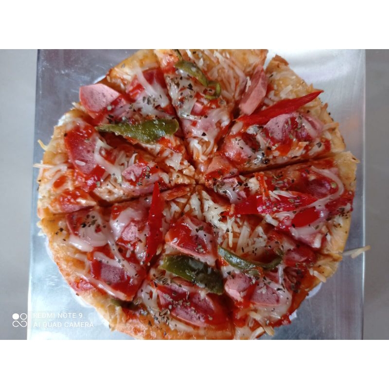 

PIZZA TOPING SAOS SOSIS MAYONES DAN KEJU DIAMETER 16cm