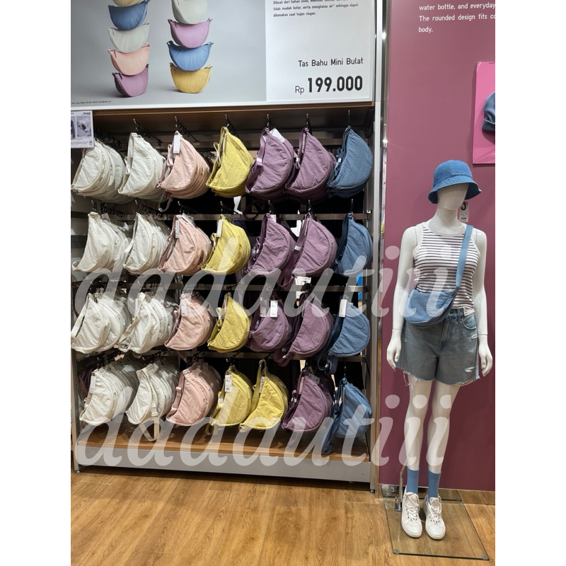 Tas Bahu Mini Bulat Uniqlo
