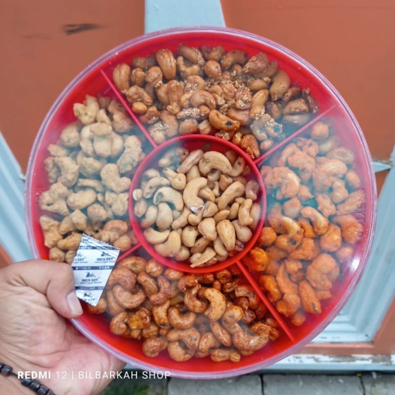 

Kacang Mede Tray 5 Rasa