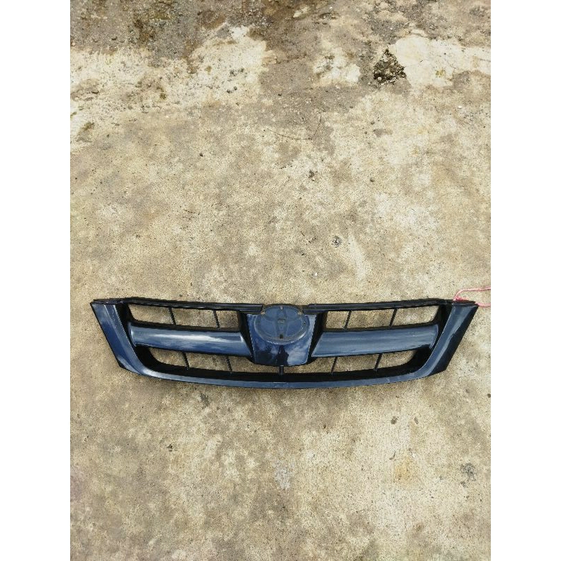 grill toyota innova 2005 - 2007 original