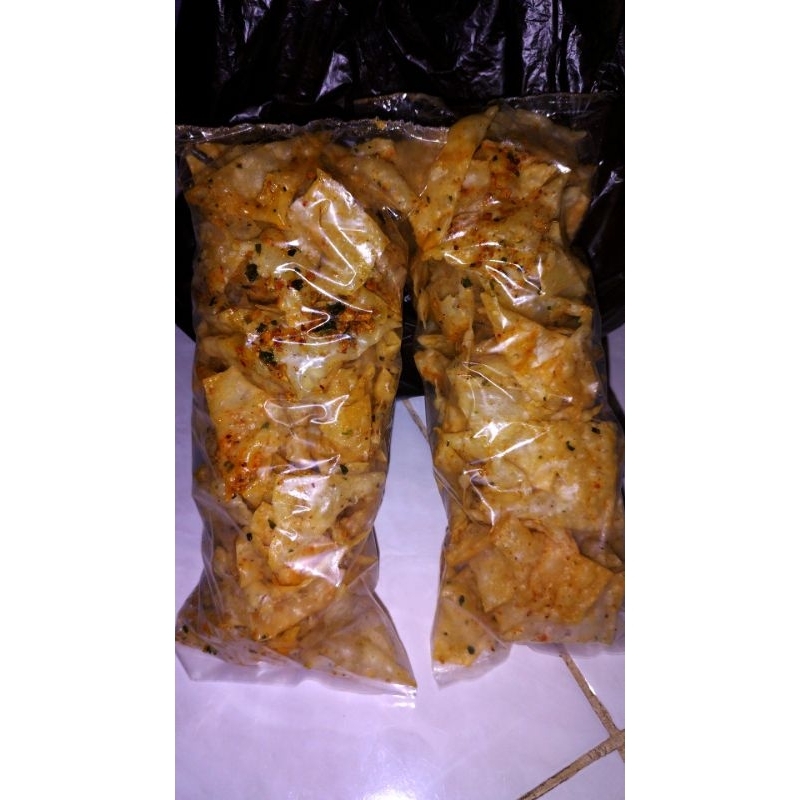 

kripik pangsit pedas asin daun jeruk