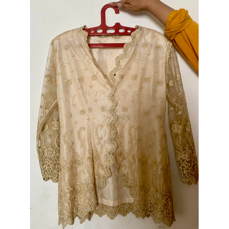 PRELOVED KEBAYA BRUKAT + ROK SATIN
