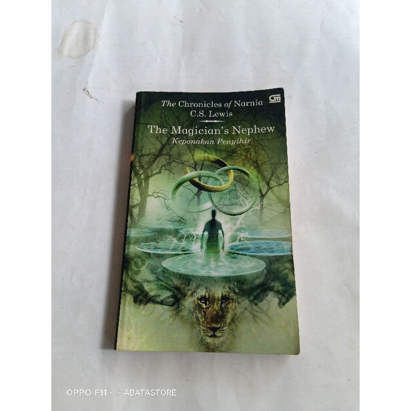 NOVEL C S  LEWIS KEPONAKAN PENYIHIR