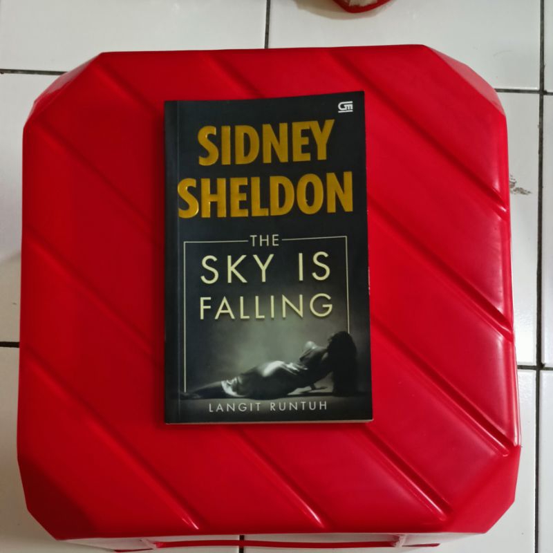 THE SKY IS FALLING by Sidney Sheldon