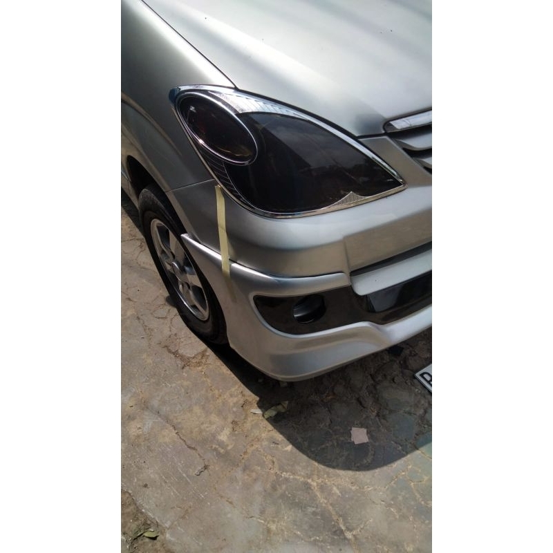 bodykit depan Avanza old(cat dasar)
