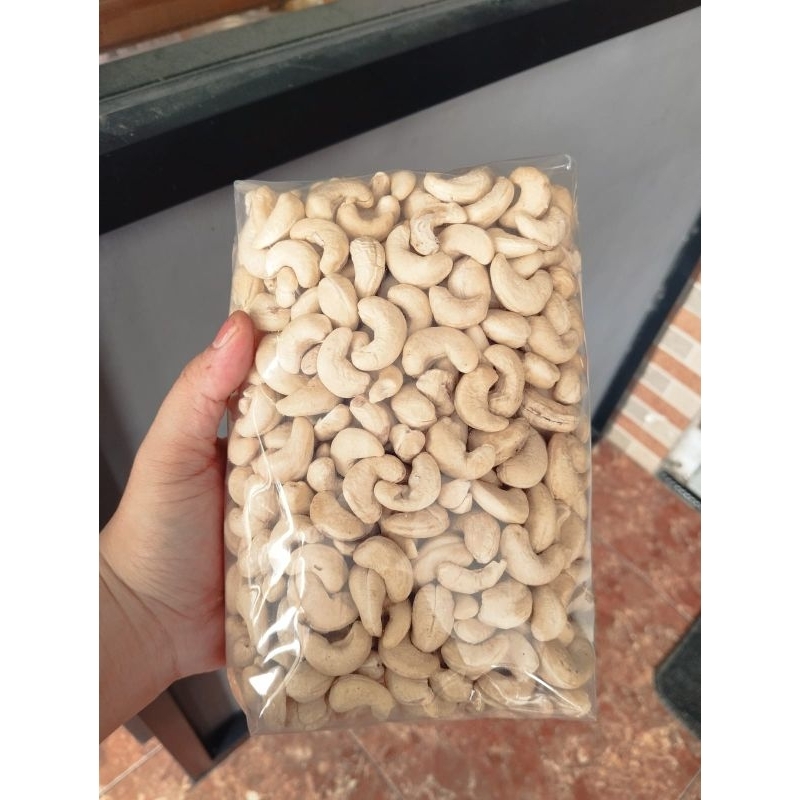 

Kacang Mete Wonogiri (mentah) 1 kg/Persiapan Lebaran