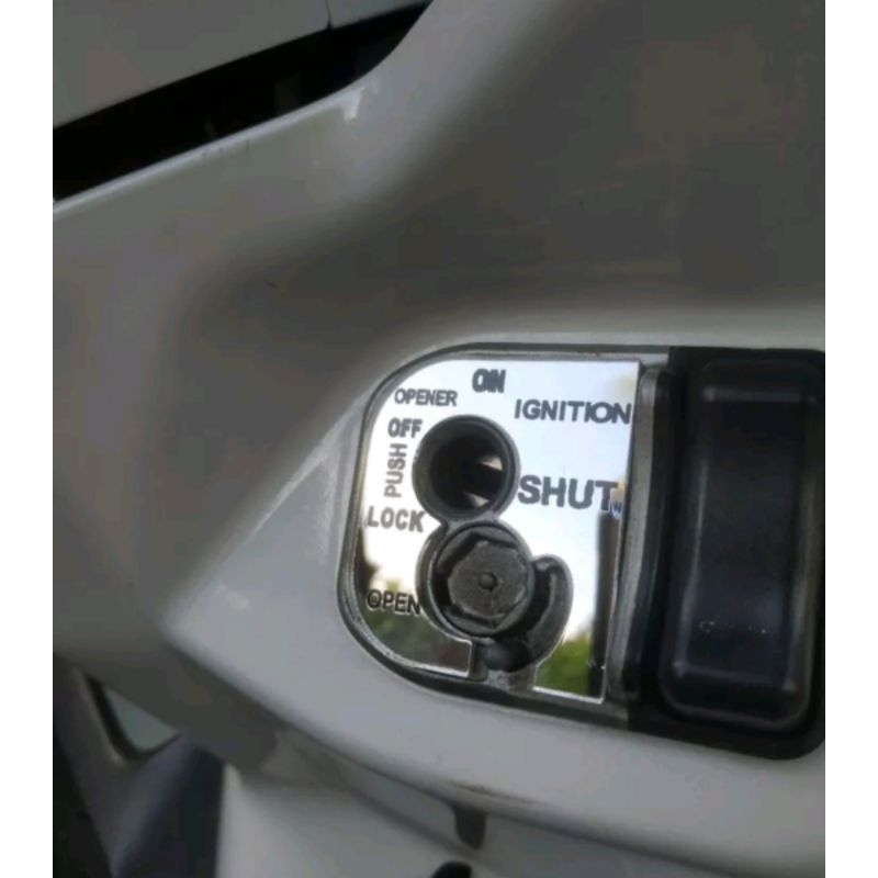 Garnish Emblem Kunci Kontak Vario Tecno 125 Old 2013 Scoopy Fi 2012-2014 Vario 110 Fi