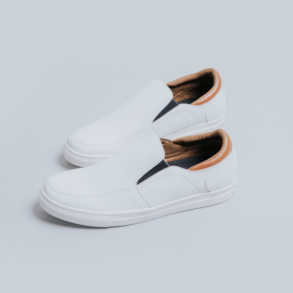 Alisson Series 39-44 Sepatu Slip-On Pria Casual Outdoor