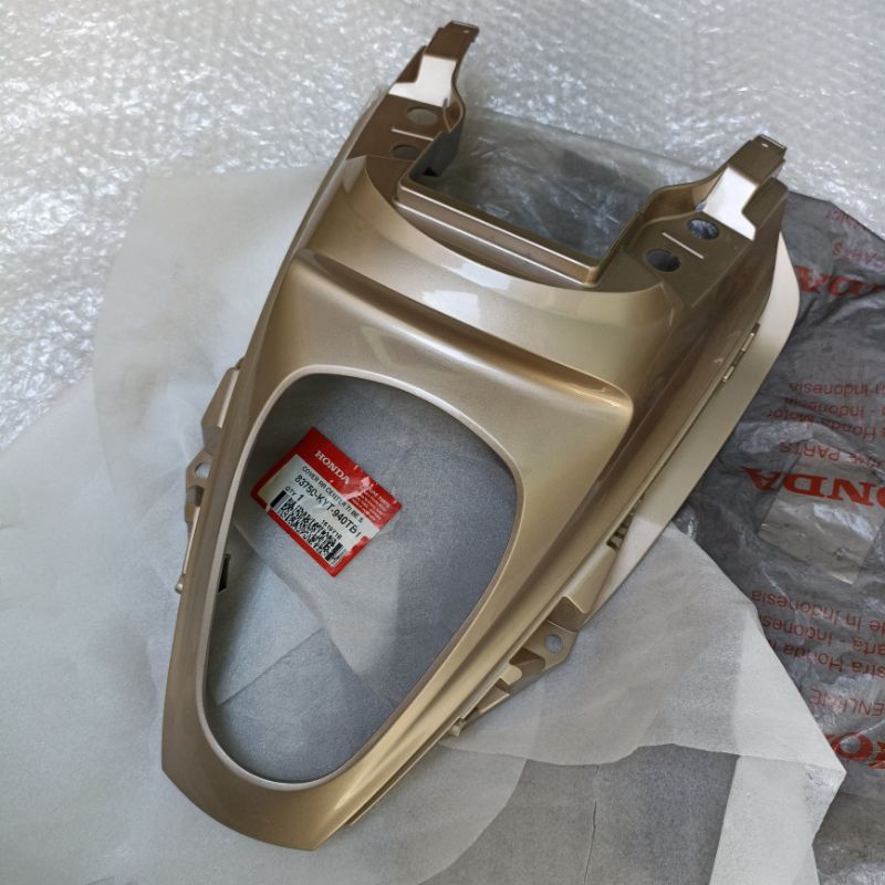 COVER LAMPU STOP REM BELAKANG HONDA SCOOPY CARBU KARBU EMAS/GOLD ORI AHM SAMBUNGAN BODY BODI BELAKAN