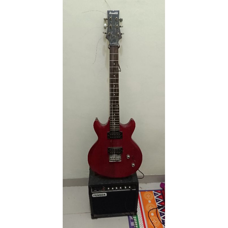 Gitar Ibanez dan Ampli
