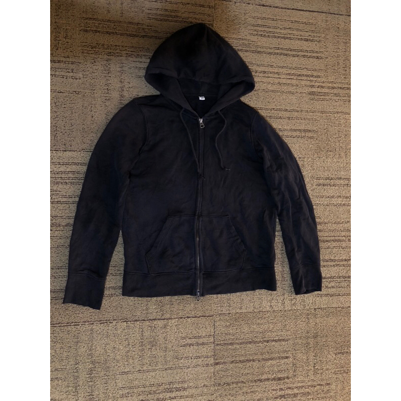 ZH uniqlo hitam