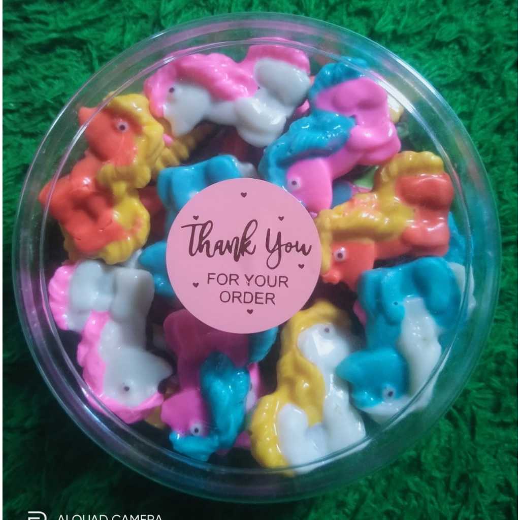 

Coklat karaker tema kuda poni