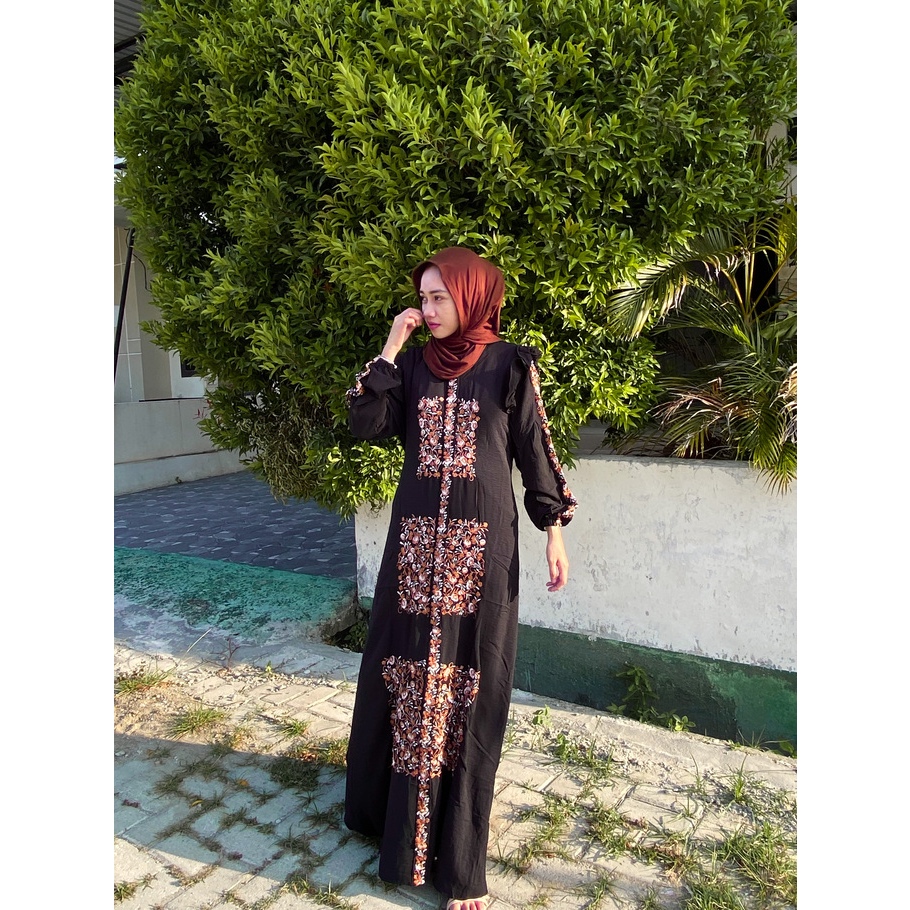 Celebest Hijab - Gamis Glamz Hitam Bordir