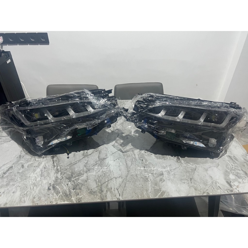 Headlamp fortuner legender brand new / lampu depan fortuner legender