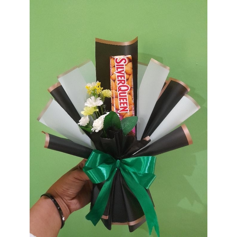 

buket coklat plus bunga
