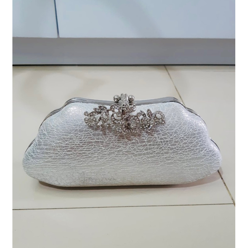PRELOVED CLUTCH AVEDA TAS PESTA
