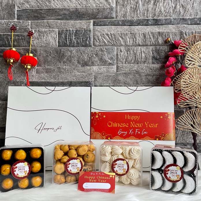 

XC26619 HAMPERS KUE KERING IMLEK CNY NATAL ISI 4 PAKET KUE KERING ISI 4 HAMPERS IMLEK CNY NATAL