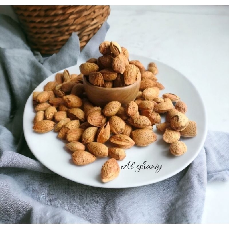 

Kacang Almond Panggang Susu Premium Manis Gurih Enak / Almond Susu / Almond
