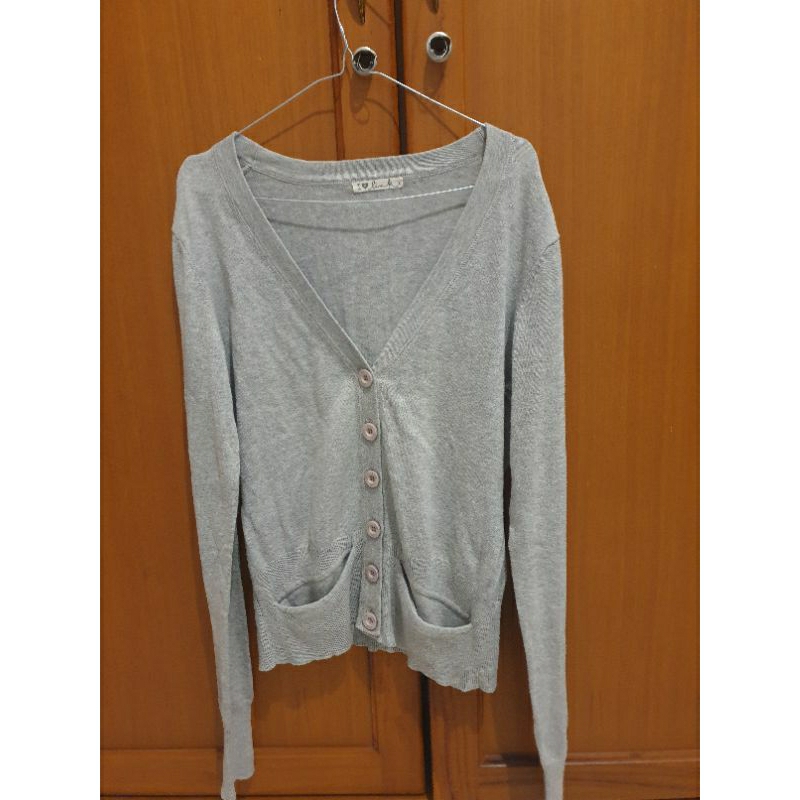 Cardigan abu-abu wanita second