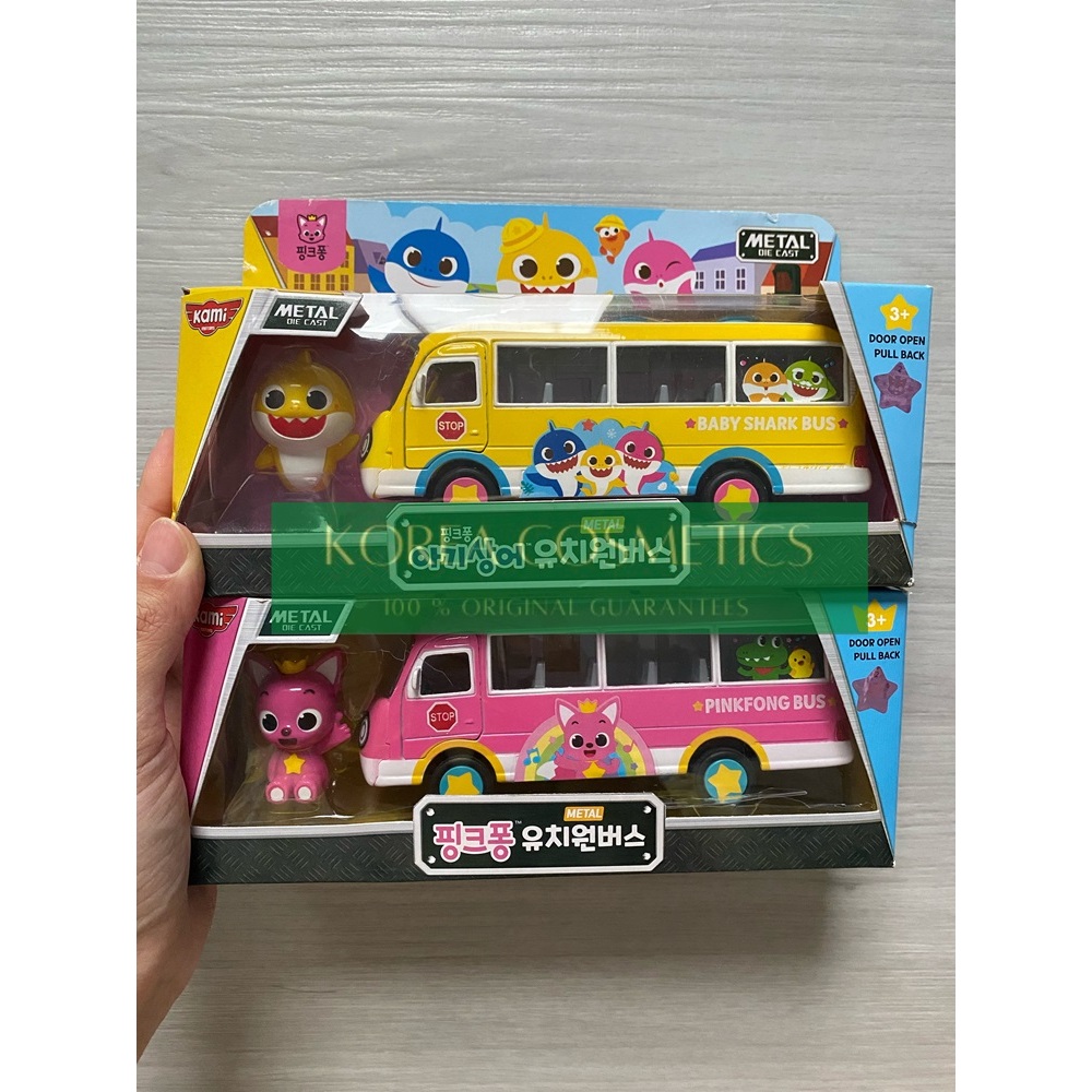 Pinkfong Baby Shark kami Metal Kindergarten Bus Toy / Mainan mobilan - Pinkfong