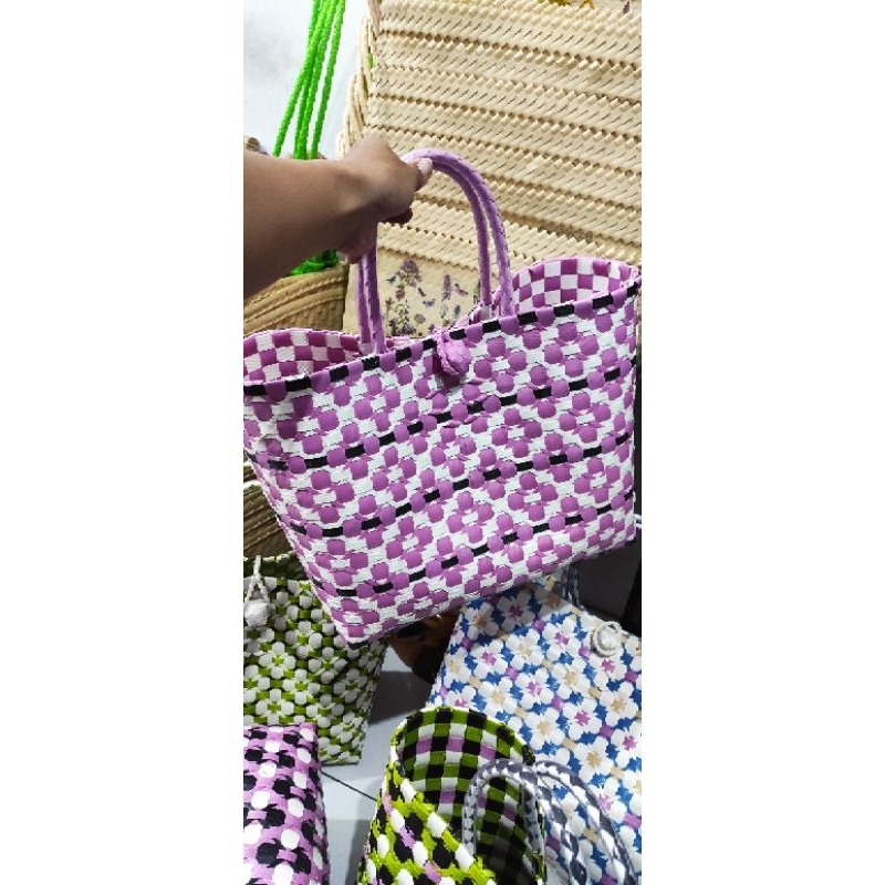 Tas Anyaman Motif Ukuran Besar Bahan Embos Untuk Souvenir Atau Untuk Hajadan Dengan kualitas Premium