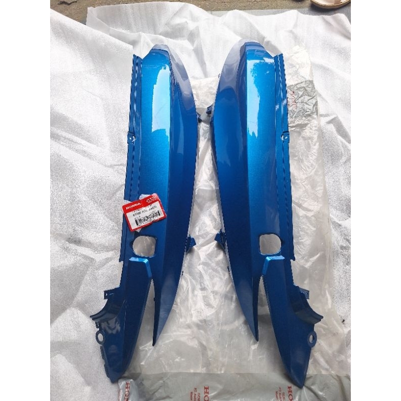 cover body r l belakang spacy  biru