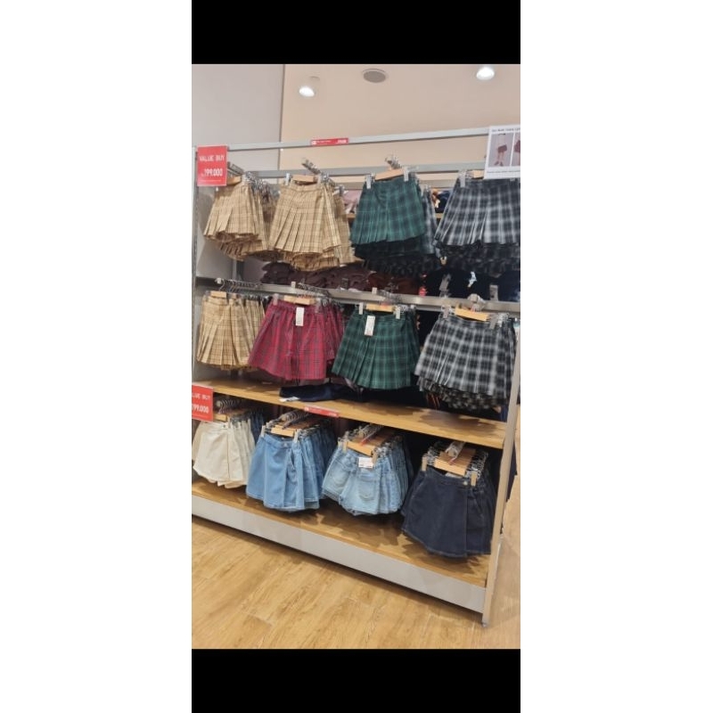 Uniqlo skirt