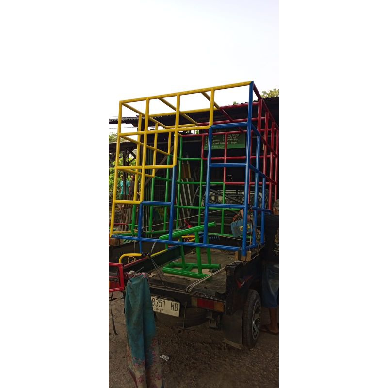 Mainan Kandang Macan