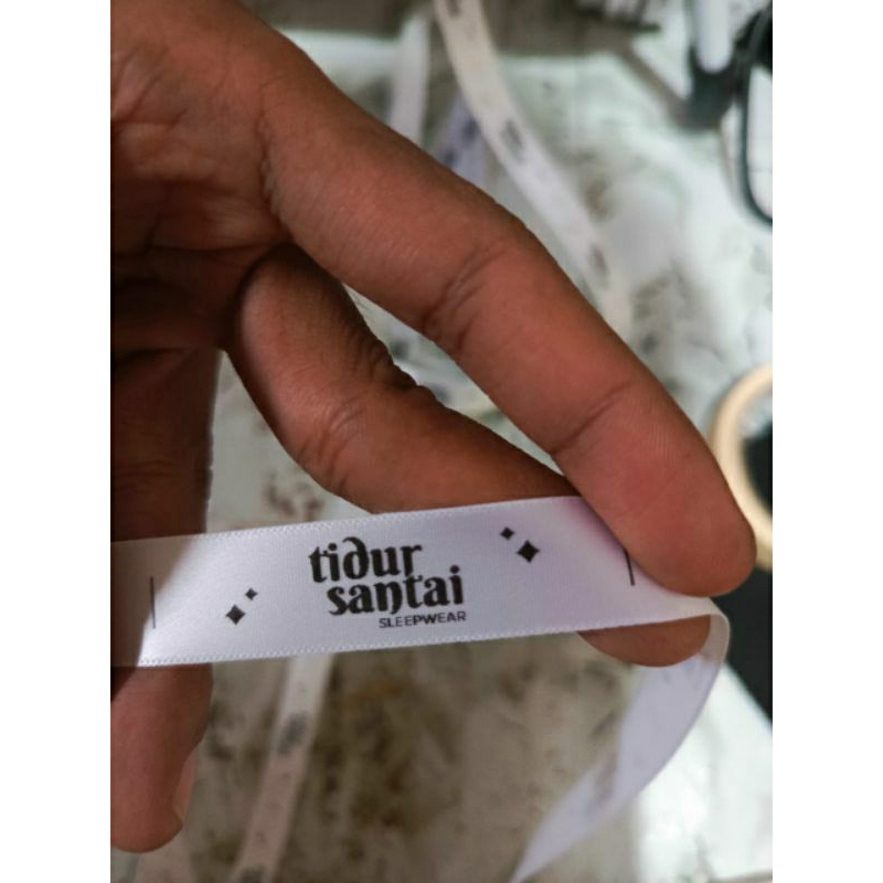 

Label Baju / Label Hijab