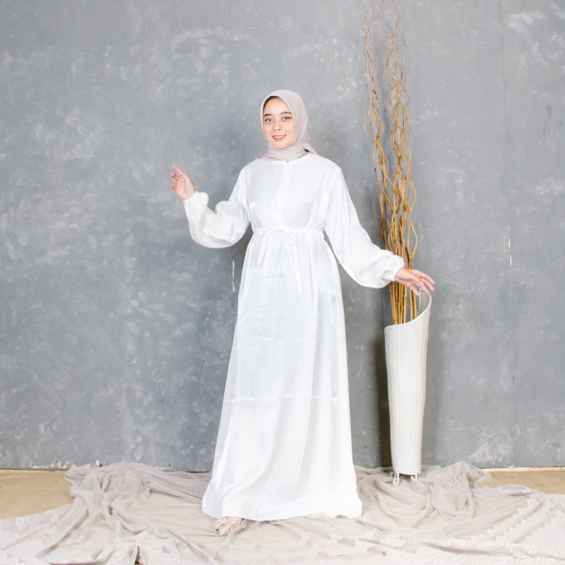 Sakira Shimmer Raya Silk Dress Putih by NF.collectionnn | Pakaian Wanita Muslim