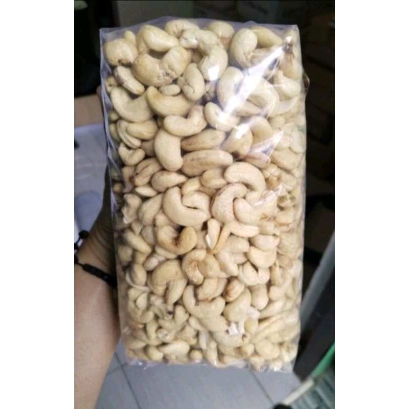 

kacang mete utuh mentah sk 1kg