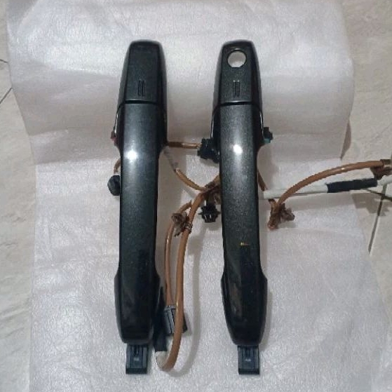 handle pintu keyless.. handle pintu luar depan kanan-kiri Avanza Veloz 2022-2023
