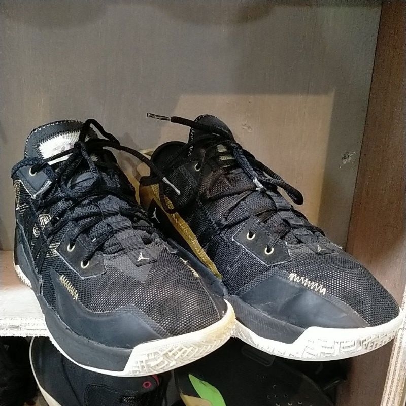 Sepatu seken jordan westbrook one take