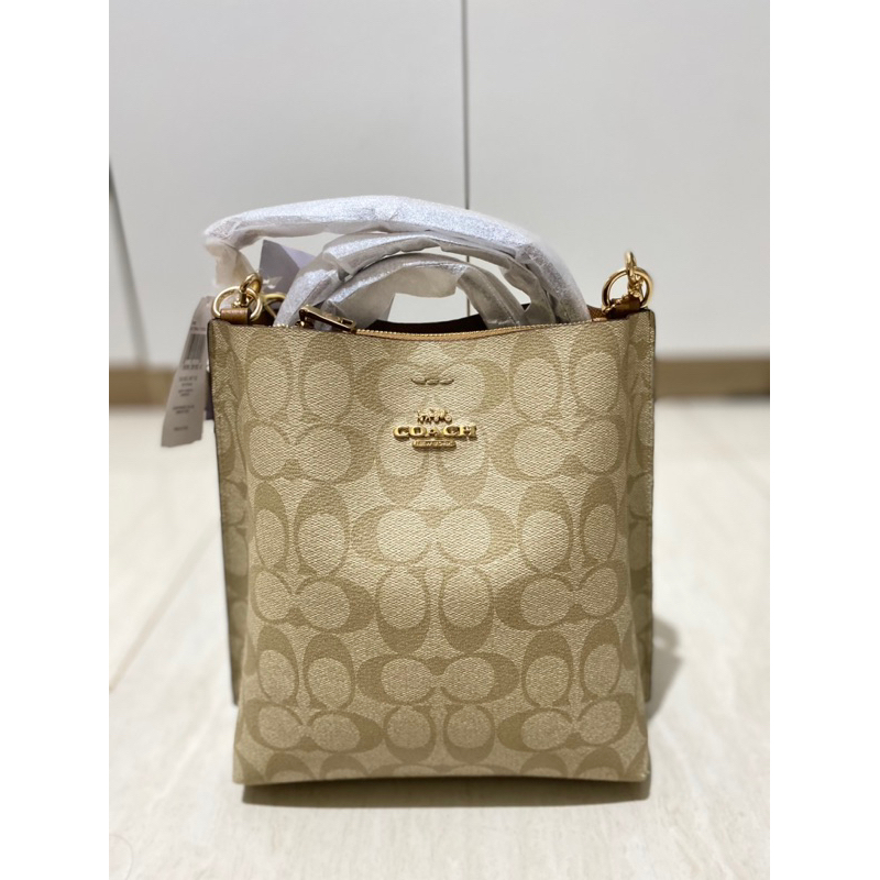 Co*ch Mollie Bucket Bag