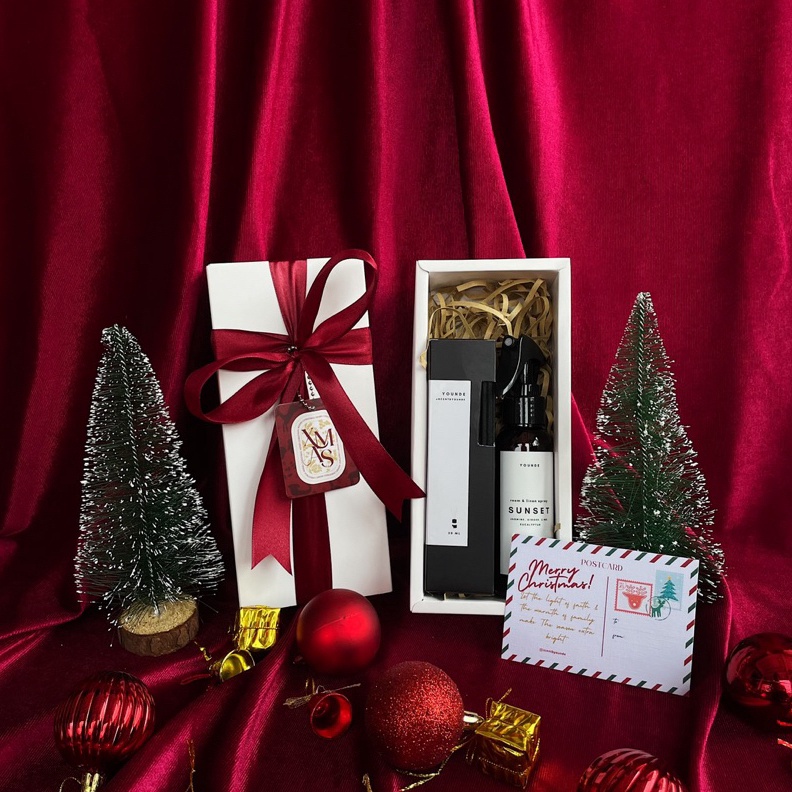 

HAMPERS CHRISTMAS NATAL BOX PUTIH LINEN SPRAYDIFFUSER