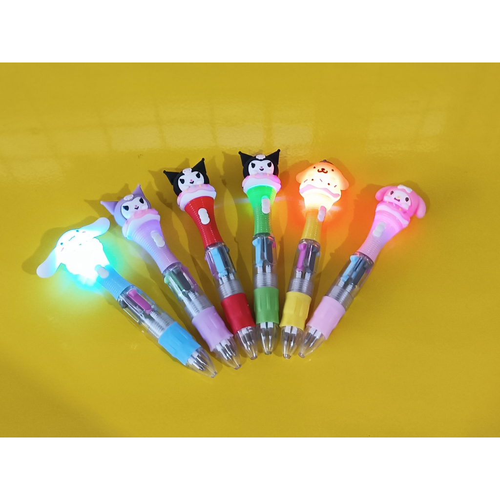

Pulpen Gel SANRIO tinta 4 Warna Harga Murah - Pulpen Sanrio dengan mini LED Warna Warni 1pack