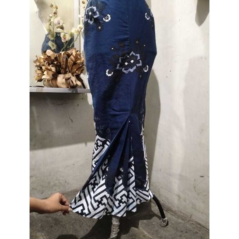Rok batik span wanita model terbaru