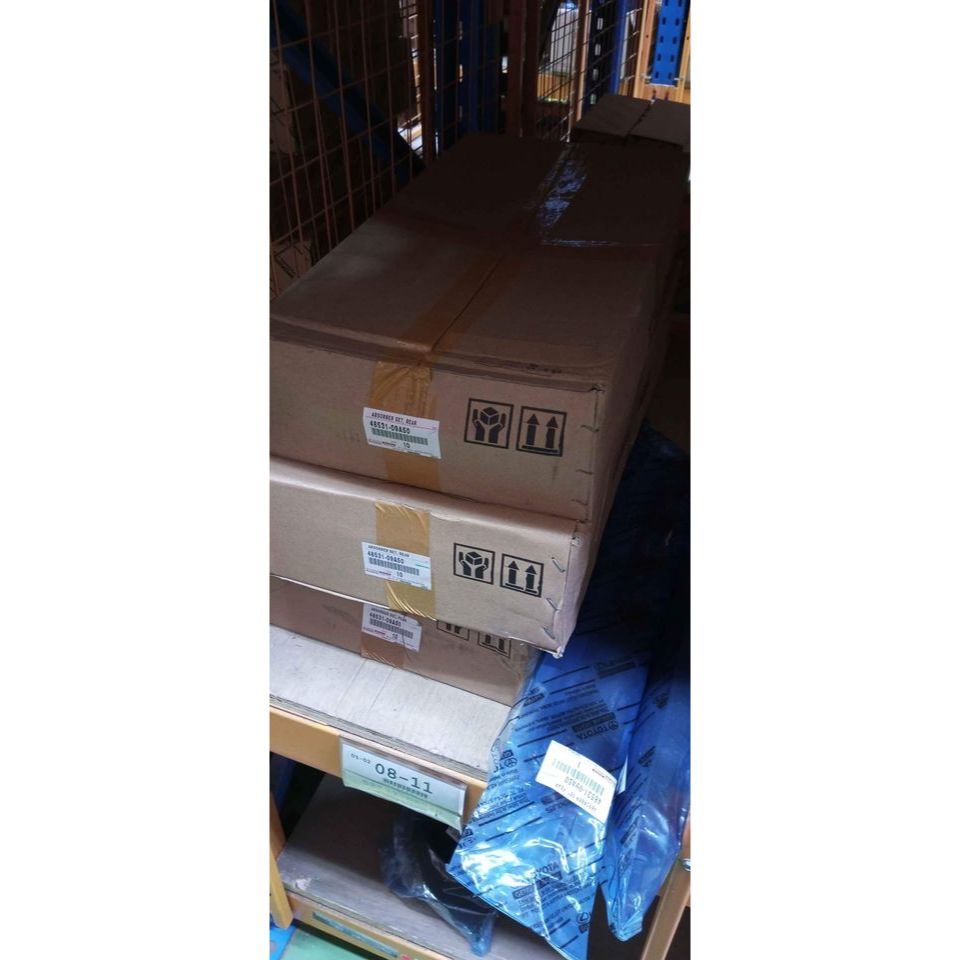 Absorber shock breaker belakang innova 2010-2012 original toyota