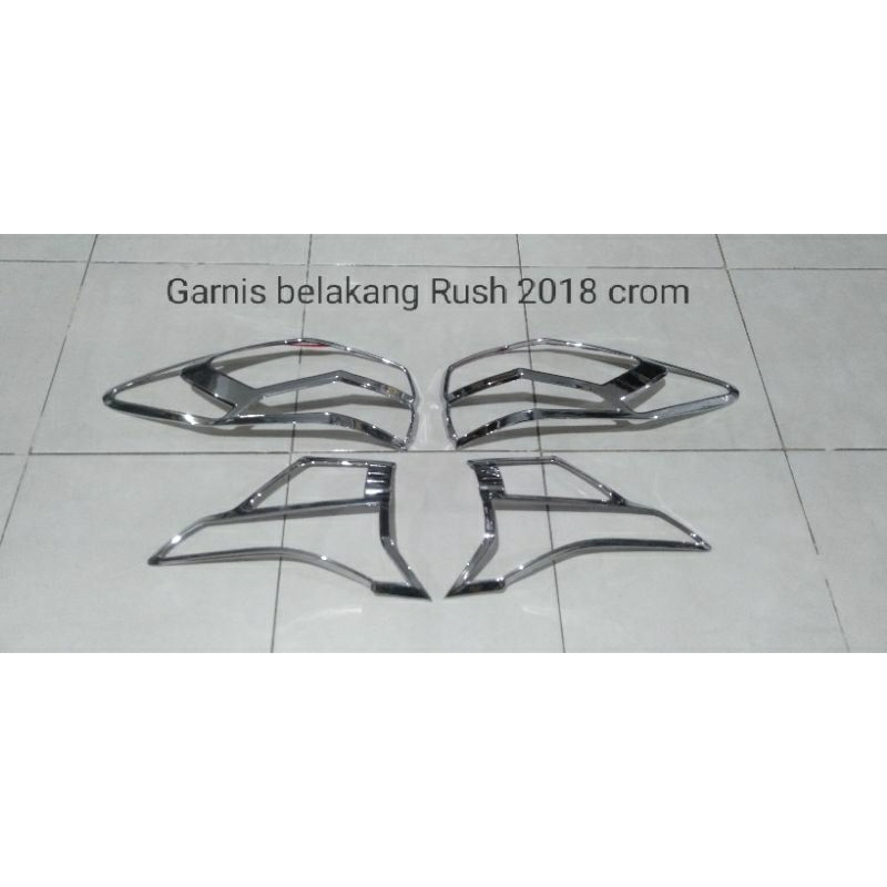 cover garnis belakang terios rush 2018 hitam, crom / aksesoris list lampu rush 2018