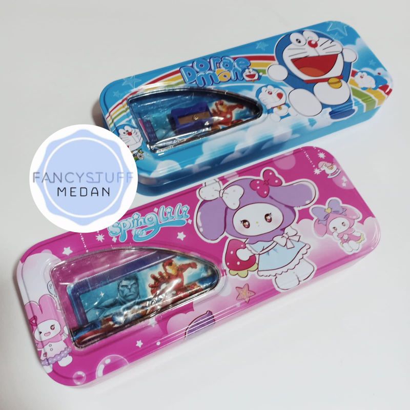 

Fancystuff - kotak pensil kaleng set alat tulis motif karakter